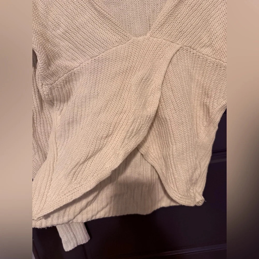 Express Sweater - Picture 3 of 4